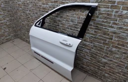 Дверь передняя левая для Jeep Grand Cherokee на фотографиях