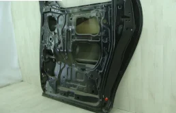 Двери для Toyota Alphard 2021 года на фотографиях