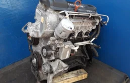 Двигатель для Skoda Rapid 2012 года на фотографиях