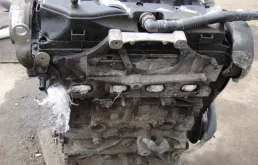 Двигатель без навесного для Volkswagen Amarok на фотографиях