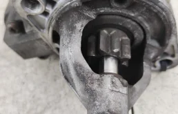 Стартер для Hyundai Matrix 2006 года на фотографиях