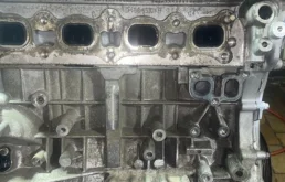 Двигатель без навесного для Jeep Compass 2014 года на фотографиях