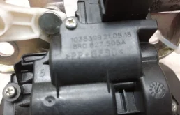 Замок багажника для Skoda Rapid 2014 года на фотографиях