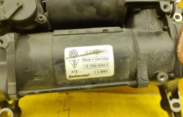 Компрессор пневмоподвески задний для Porsche Cayenne на фотографиях