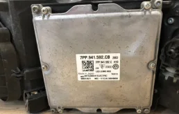 Фара правая для Audi Q7 2020 года на фотографиях