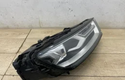 Фара правая для Audi Q7 2020 года на фотографиях