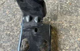 Кронштейн бампера переднего левый для Dodge Challenger LC Купе 2008+