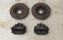 Суппорт передний левый для Subaru Forester на фотографиях