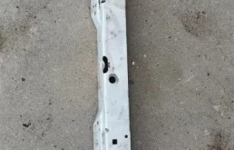 Усилитель переднего бампера для Opel Insignia на фотографиях