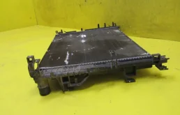 Радиатор охлаждения ДВС для Renault Sandero 2018 года на фотографиях