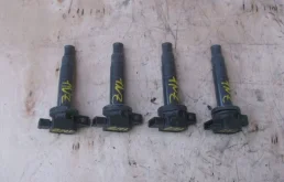 Катушка зажигания для Toyota Corolla 2001 года на фотографиях