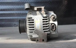 Генератор для Toyota RAV4 2002 года на фотографиях