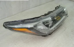 Фара правая для Toyota Highlander 2019 года на фотографиях