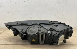 Фара правая для Audi Q7 2020 года на фотографиях