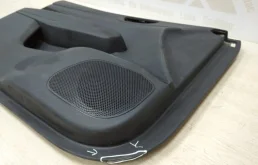 Обшивка двери передняя левая для Hyundai Solaris 2019 года на фотографиях