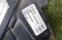 Противотуманка (ПТФ) передняя левая для Ford Explorer на фотографиях