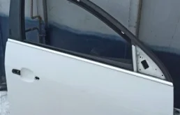 Дверь передняя правая для Opel Insignia 2015 года на фотографиях