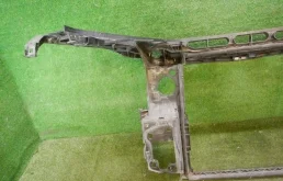 Панель радиатора (телевизор) для Mercedes-Benz M class на фотографиях