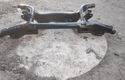 Задний подрамник для Mitsubishi ASX 2010 года на фотографиях