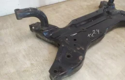 Подрамник двигателя для Mitsubishi Outlander 2011 года на фотографиях