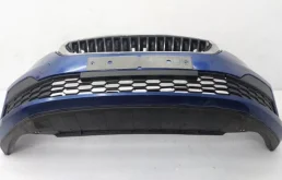 Решетка переднего бампера правая нижняя для Skoda Rapid 2020 года на фотографиях