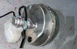 Вакуумный усилитель тормозов для BMW X3 на фотографиях