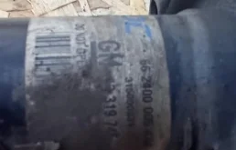 Амортизатор передний левый для Opel Insignia 2016 года на фотографиях