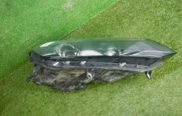 Фары для Volkswagen Touareg 2010 года на фотографиях