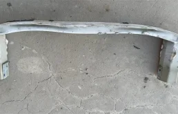 Усилитель бампера передний нижний для Opel Astra 2010 года на фотографиях