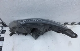 Фара правая для Ford Explorer 2012 года на фотографиях