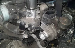 Двигатель без навесного для Kia Carnival 2000 года на фотографиях