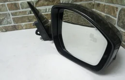 Стекла и зеркала для Land Rover Range Rover Evoque 2015 года на фотографиях