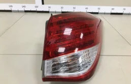 Фонарь внешний правый для Hyundai i40 на фотографиях