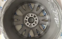 Диск колесный литой для Volvo XC90 2006 года на фотографиях