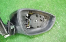 Зеркала для Volkswagen Jetta 2017 года на фотографиях