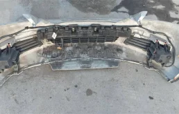 Бампер передний для Opel Zafira 2007 года на фотографиях