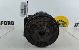 Компрессор кондиционера для Volvo C30 2008 года на фотографиях
