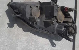 Фары для Opel Zafira 2005 года на фотографиях