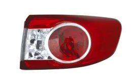 Фонарь правый для Toyota Corolla 2012 года на фотографиях