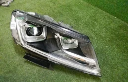 Фары для Volkswagen Touareg 2015 года на фотографиях