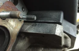 Двигатель без навесного для Volvo C30 2006 года на фотографиях