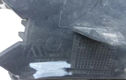 Решетка переднего бампера правая нижняя для Skoda Rapid 2020 года на фотографиях