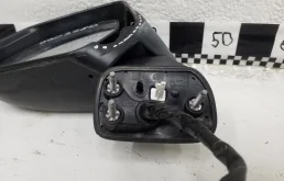 Стекла и зеркала для Toyota Corolla 2025 года на фотографиях