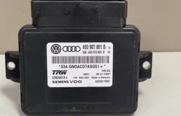 Блок управления стояночным тормозом для Audi A8 2008 года на фотографиях