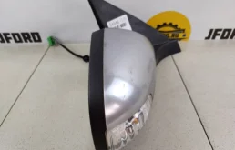 Зеркало заднего вида (в салоне) для Volvo C30 2009 года на фотографиях