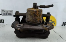 Суппорт передний левый для Suzuki Grand Vitara 2006 года на фотографиях