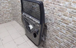Дверь задняя левая для Audi Q7 2006 года на фотографиях