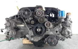 Двигатель без навесного для Subaru Legacy 2018 года на фотографиях