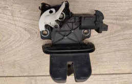 Замок багажника для Audi Q7 на фотографиях