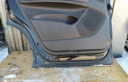 Уплотнитель передней правой двери для Audi Q7 2008 года на фотографиях